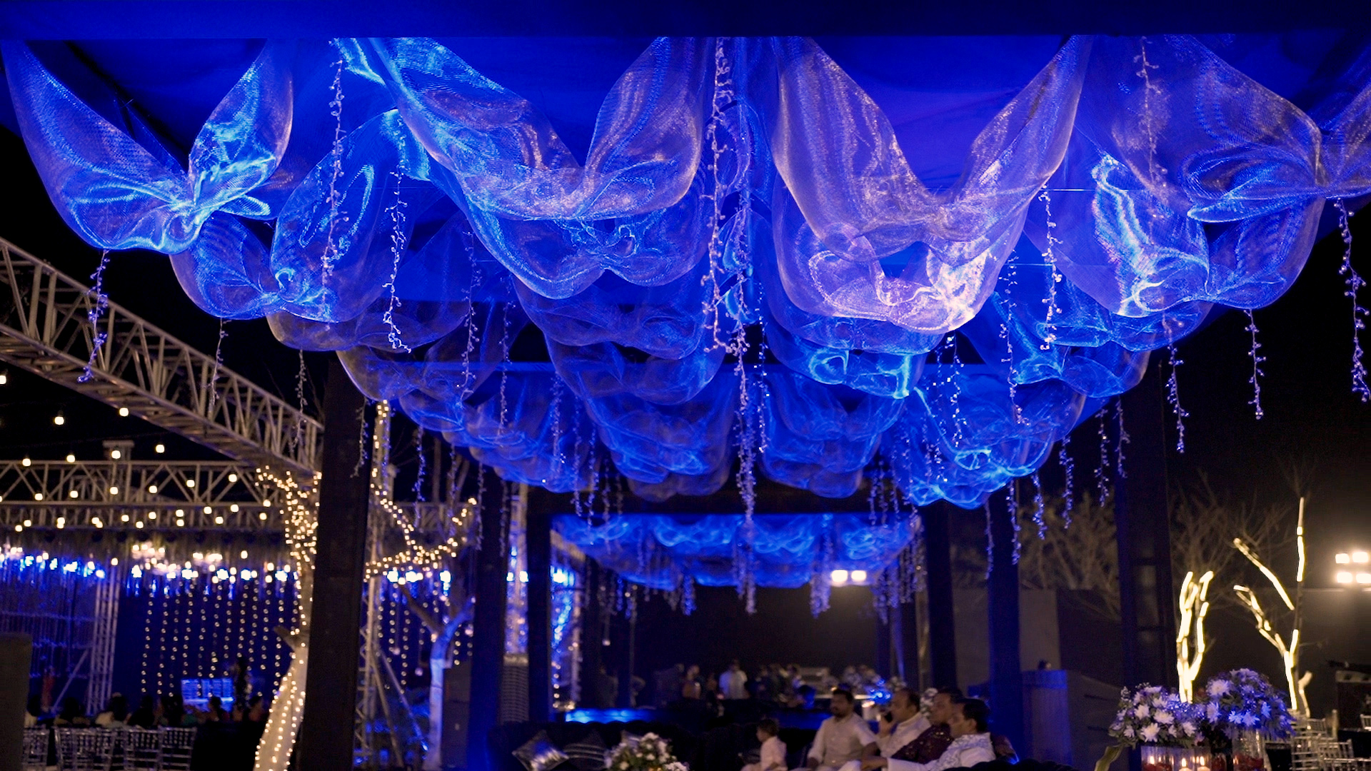 Art inspired wedding decor with sculptural floral installations